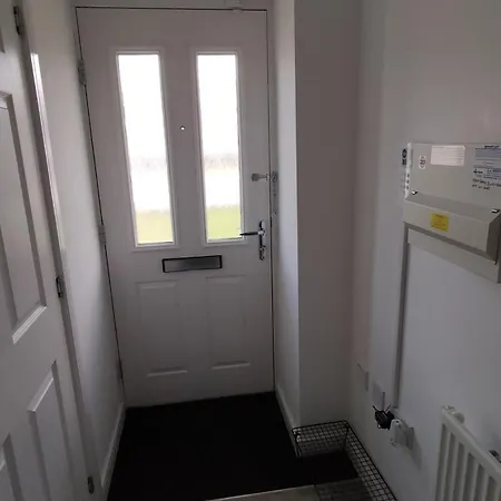 St Martins House In Near Solihull And The Nec, Jlr, Hs2, World, Bear Grylls Centre And Airport, With A Garage And Free Parking, Perfect For Contractors And Families! Apartman